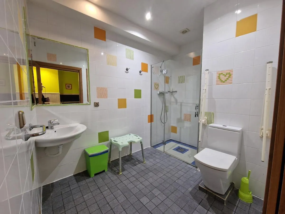 Pension Izar Bat Guesthouse San Sebastian 0*,  Spanje